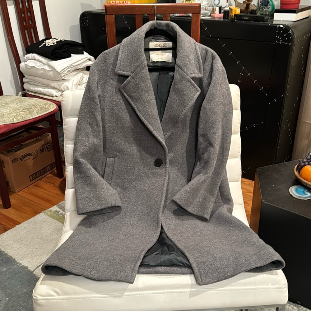 Aritzia - Wilfred Coat size small gray label needs mending wool and cashmere
